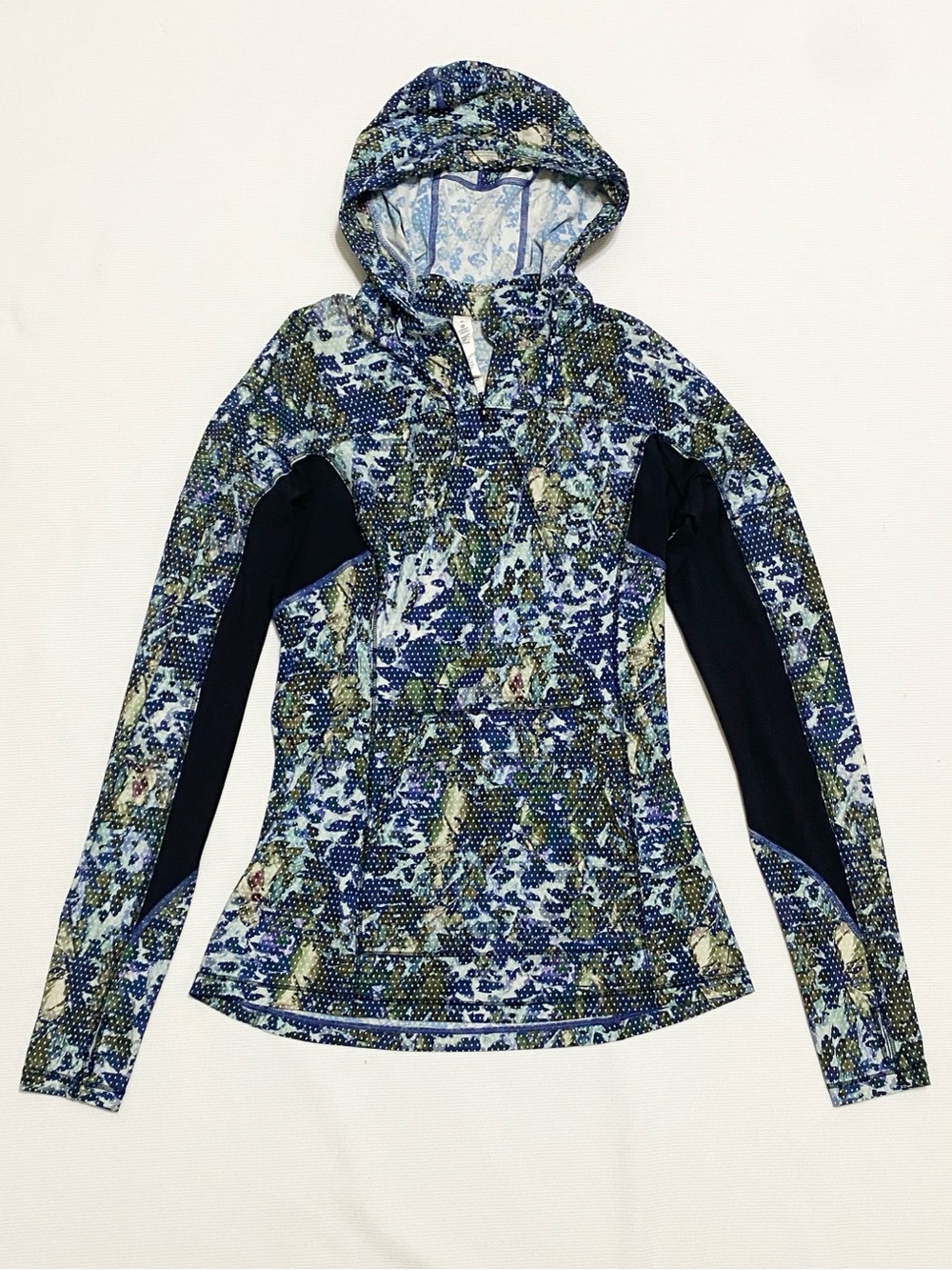 Lululemon Runbeam Athletic Hoodie Blue Floral